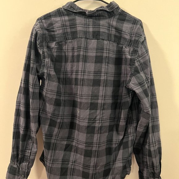 Plaid Button-up Shirt - Picture 3 of 3